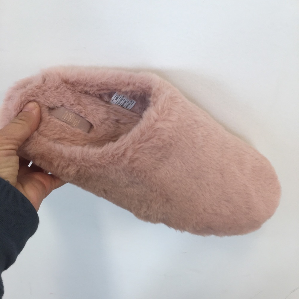 🤍Furry Fit Flops🤍 - Picture 8 of 8